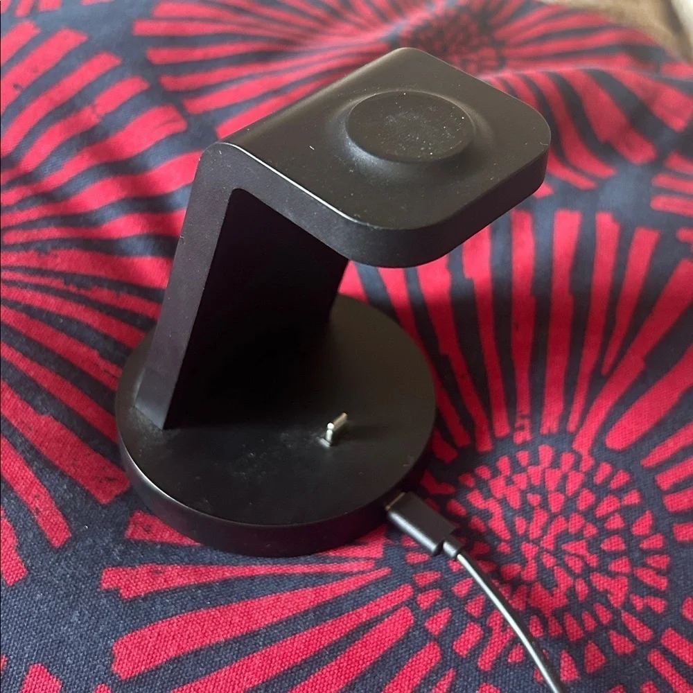 3 in 1 Apple Charging Stand